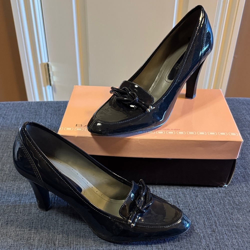 Elegant Blue Patent Leather Bandolino Heels